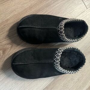 UGG Black Tasman slipper